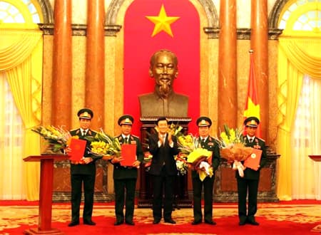 Trao quyết định thăng quân hàm Thượng tướng cho 4 cán bộ cấp cao QĐND Việt Nam