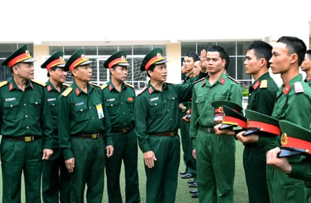 Quy định cắt tóc 3 phân đối với nam hạ sĩ quan, chiến sĩ