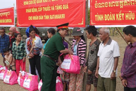Những sứ giả của tình hữu nghị