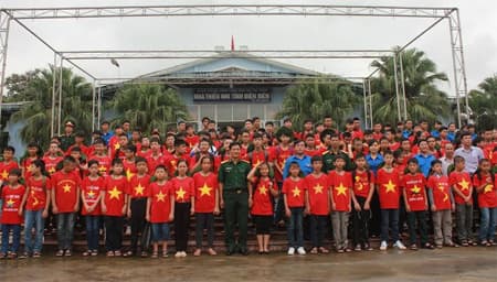 Lễ xuất quân học kỳ “Trải nghiệm làm chiến sĩ”