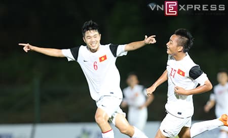 Thắng đậm U21 Campuchia, U19 Việt Nam tiến vào bán kết