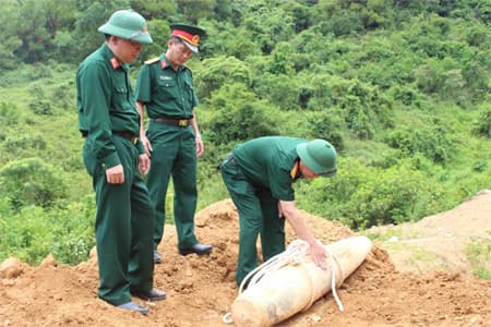Hủy nổ an toàn quả bom nặng gần 250kg