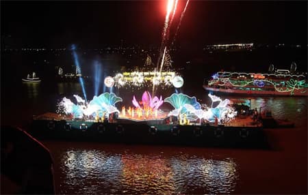 Lung linh Lễ hội Thuyền đăng TP Hồ Chí Minh 2014