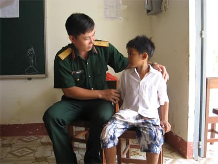 Nâng bước trò nghèo nơi biên giới