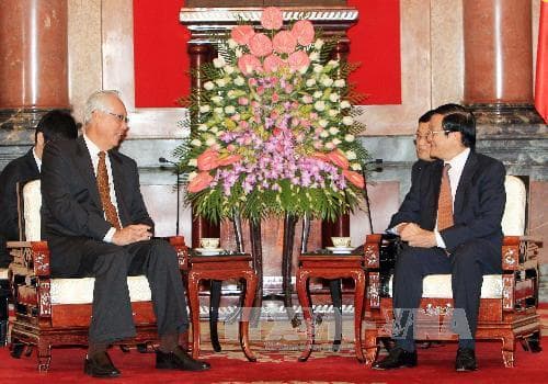 Chủ tịch nước Trương Tấn Sang tiếp nguyên Thủ tướng Singapore Goh Chok Tong