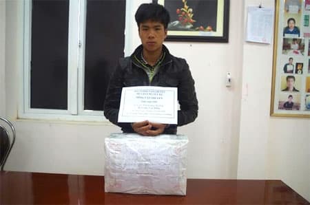 Bắt một đối tượng vận chuyển ma túy đá từ Trung Quốc về Việt Nam