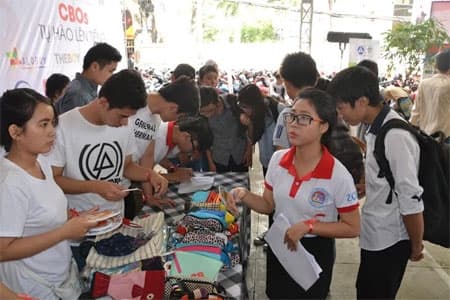 Sôi nổi ngày hội “25 năm TP Hồ Chí Minh phòng, chống HIV/AIDS”