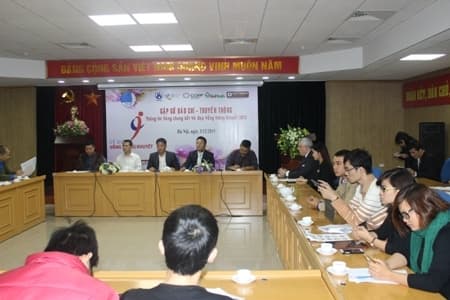 Tôn vinh vẻ đẹp "Vầng trăng khuyết"