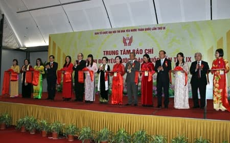 Khai trương Trung tâm Báo chí Đại hội Thi đua yêu nước toàn quốc lần thứ IX