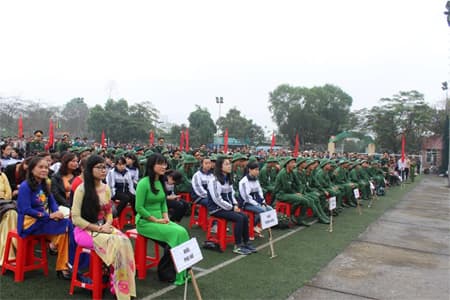 Ngày hội tòng quân trên quê hương Xô Viết