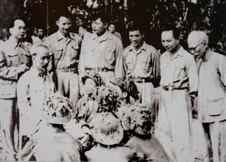 Những quan điểm của Đại tướng Hoàng Văn Thái về xây dựng Quân đội nhân dân Việt Nam vững mạnh về chính trị