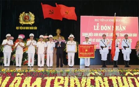 Học viện An ninh nhân dân đón nhận danh hiệu Anh hùng LLVT nhân dân