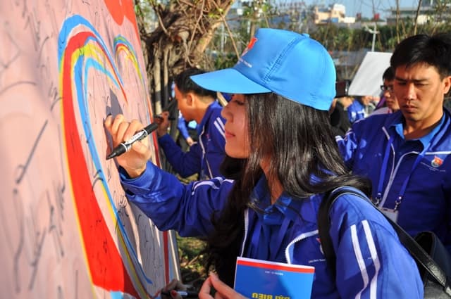Lễ ký tên chung và trồng cây hữu nghị tại Ngọc Lâm, Quảng Tây