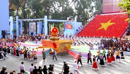 Bài 2: Đổi mới mà không "đổi màu"