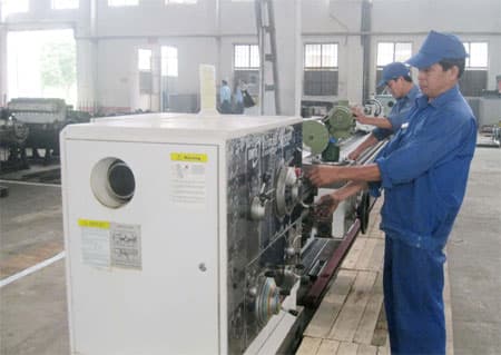 Chuyện ghi ở nhà máy "bám trận địa, vượt mưa bom"