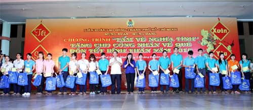 TP Hồ Chí Minh tặng vé xe cho 30.384 công nhân về quê đón Tết