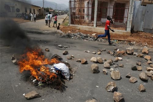 Bạo lực làm rung chuyển thủ đô Burundi