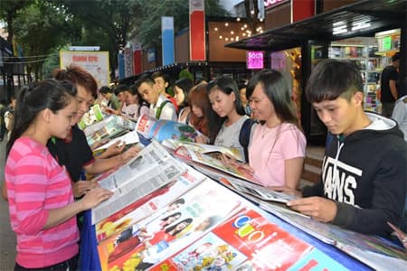 Khai mạc Đường báo Xuân Bính Thân 2016 tại TP Hồ Chí Minh