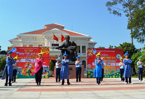 Hơn 450 thiếu nhi tham dự "Xuân yêu thương"