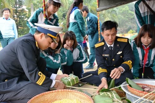 “Xuân canh trời - Tết biên cương, hải đảo”