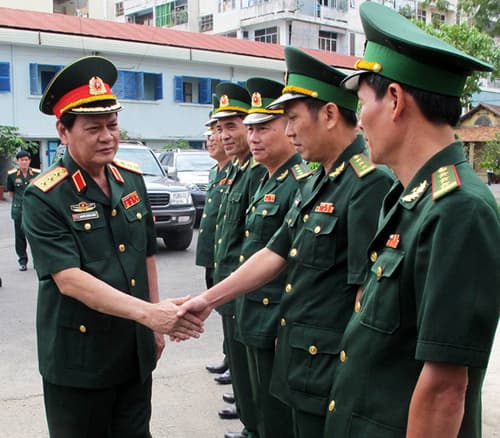 Thượng tướng Nguyễn Thành Cung kiểm tra, chúc Tết tại TP Hồ Chí Minh