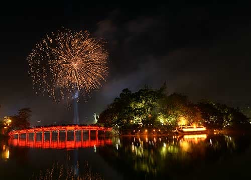 Hà Nội: Rực rỡ pháo hoa chào đón Xuân Bính Thân 2016