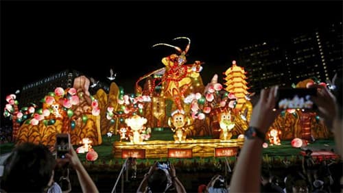 Người dân châu Á rộn ràng đón Tết Bính Thân