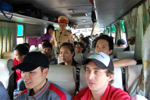 Quyết liệt thực hiện các biện pháp để giảm tai nạn giao thông