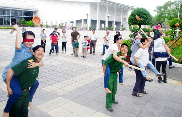 Lính trẻ vui xuân mới