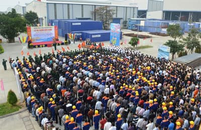 Ra quân sản xuất đầu năm Xuân Bính Thân 2016