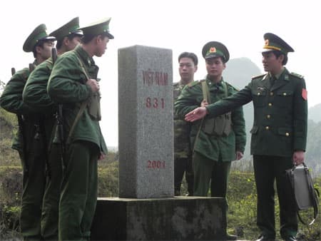 Phát huy vai trò của nhân dân trong tự quản đường biên, mốc giới