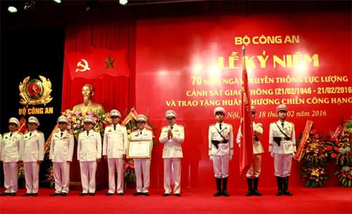 Cục Cảnh sát giao thông đón nhận Huân chương Chiến công hạng nhất