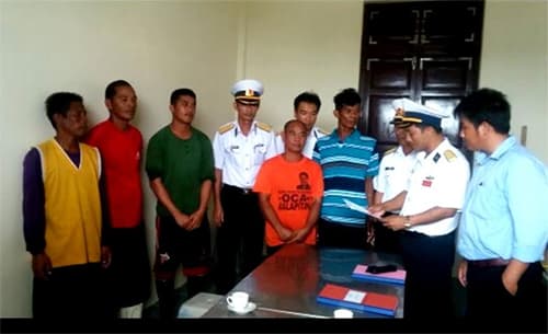 Bàn giao ngư dân Phi-lip-pin bị nạn trên vùng biển Trường Sa
