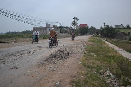 Đường chưa bàn giao đã xuống cấp