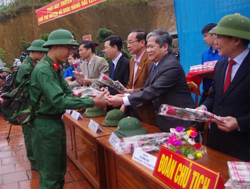 Coi trọng chất lượng chính trị và bảo đảm tốt chính sách cho tân binh