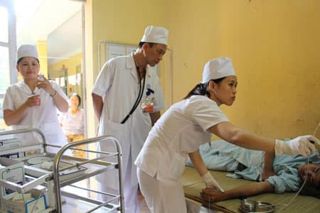 Lặng thầm bác sĩ “khoa lây”