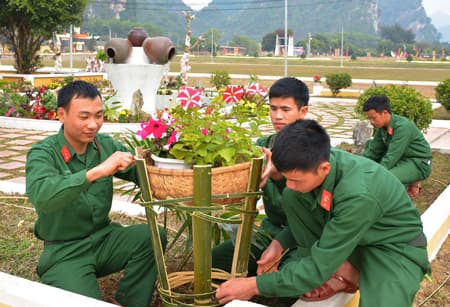 Xung kích xây dựng đơn vị “Sáng, xanh, sạch, đẹp”