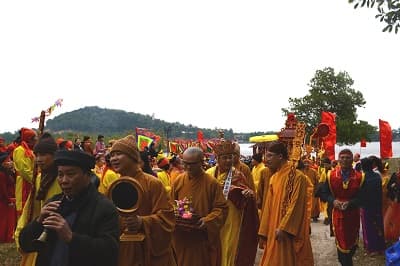 Tổ chức đúng nghi thức truyền thống, an toàn, văn minh