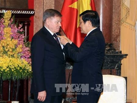 Chủ tịch nước Trương Tấn Sang trao Huân chương Hữu nghị tặng Chánh án Tòa án tối cao Liên bang Nga