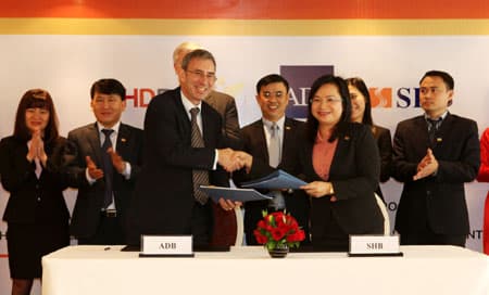 SHB và ADB ký kết thỏa thuận ngân hàng phát hành