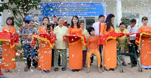 Bàn giao nhà nội trú chăm sóc trẻ em bại liệt nạn nhân chất độc da cam TP Đà Nẵng