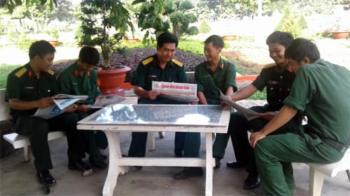 Thêm ấm tình thân, yên tâm phấn đấu