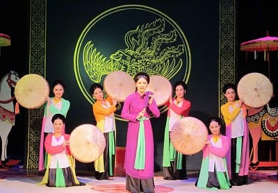 Phấn đấu thực hiện tốt chức năng tư vấn về văn học, nghệ thuật