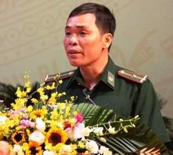 “Thầy giáo của bản mình…”
