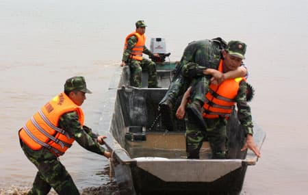 Thi đua huấn luyện giỏi