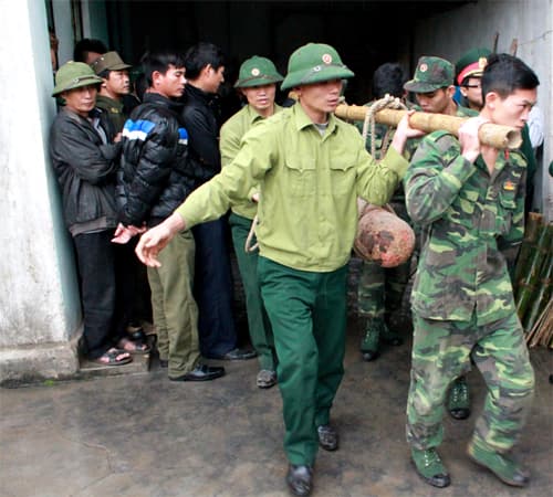 Di dời an toàn 3 quả bom sót lại sau chiến tranh