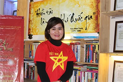 Khát khao cống hiến
