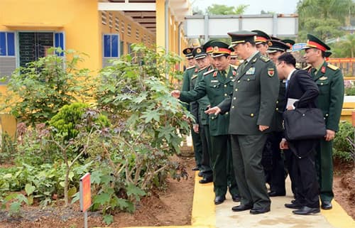 Bộ trưởng Quốc phòng Trung Quốc thăm Trung đoàn 141, Sư đoàn 3, Quân khu 1