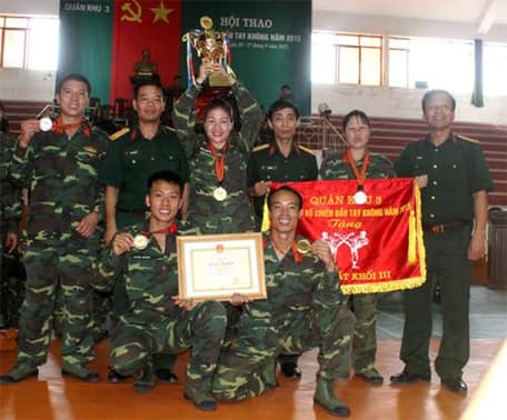 Chàng trai trẻ và những tấm huy chương