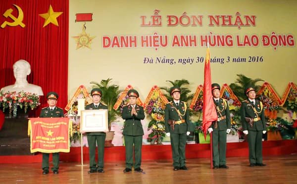 Tổng công ty Sông Thu đón nhận danh hiệu Anh hùng Lao động